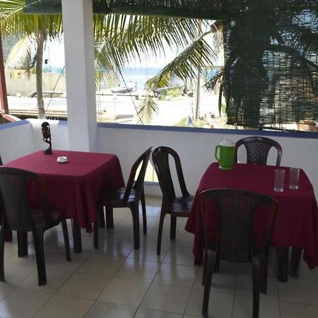 The Finz Hotel Hikkaduwa Bagian luar foto
