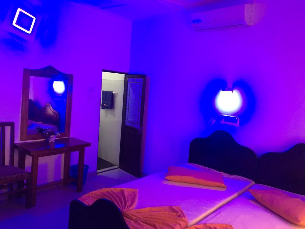 The Finz Hotel Hikkaduwa Bagian luar foto