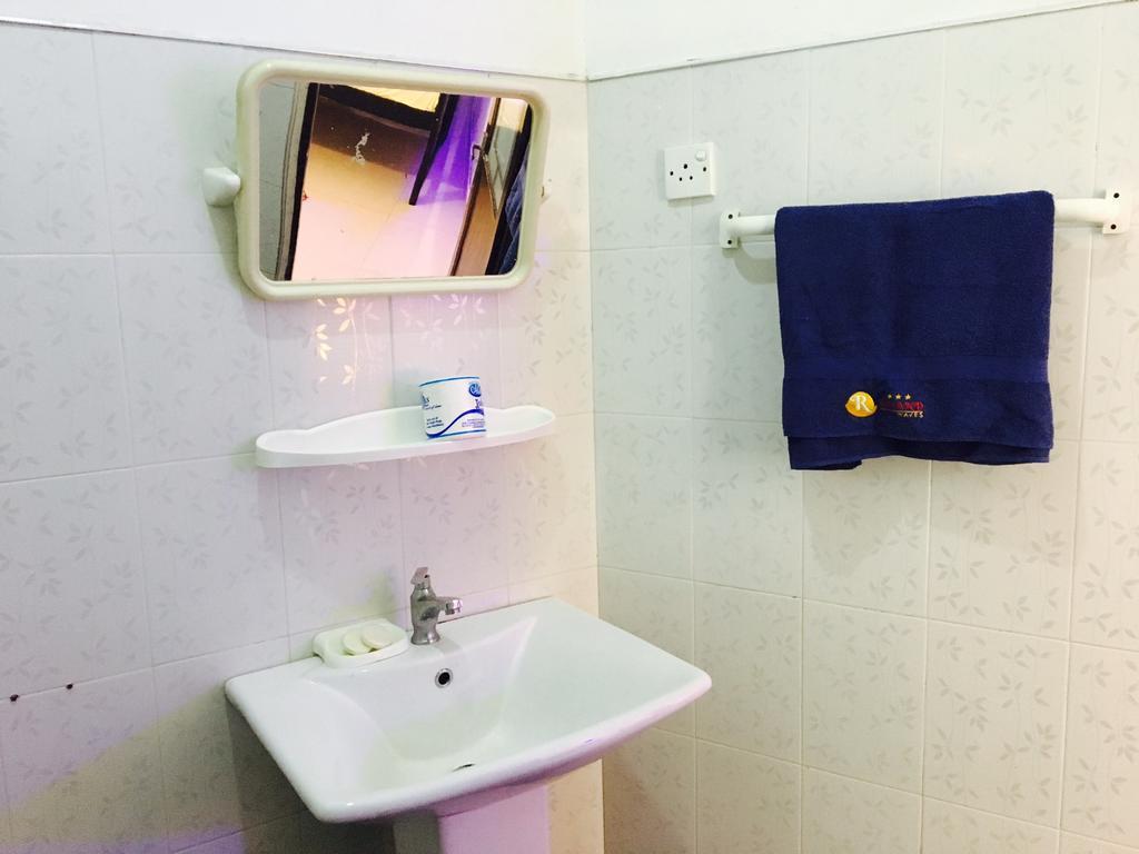The Finz Hotel Hikkaduwa Bagian luar foto