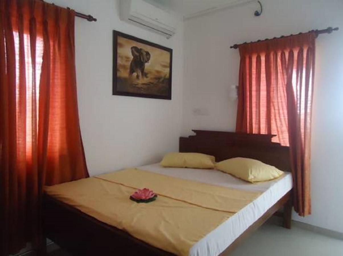 The Finz Hotel Hikkaduwa Bagian luar foto