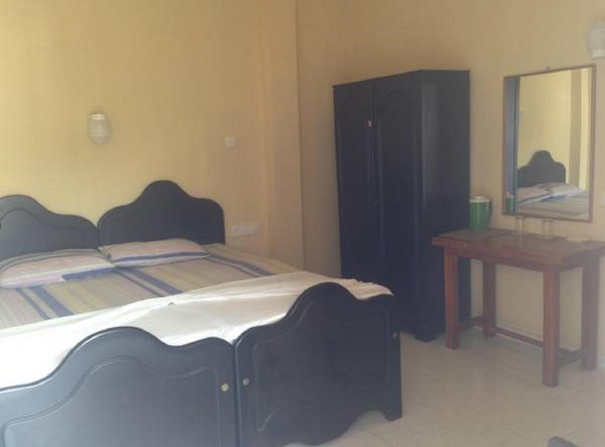 The Finz Hotel Hikkaduwa Bagian luar foto