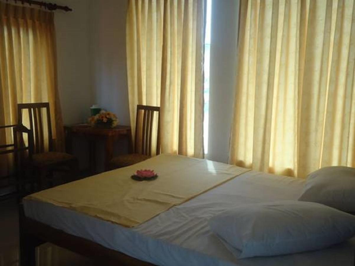 The Finz Hotel Hikkaduwa Bagian luar foto