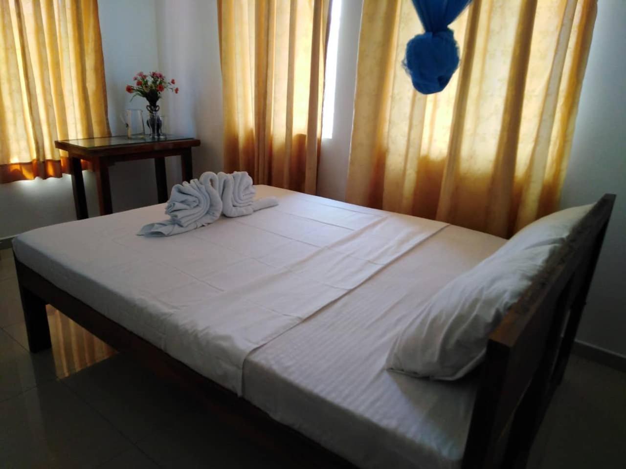 The Finz Hotel Hikkaduwa Bagian luar foto