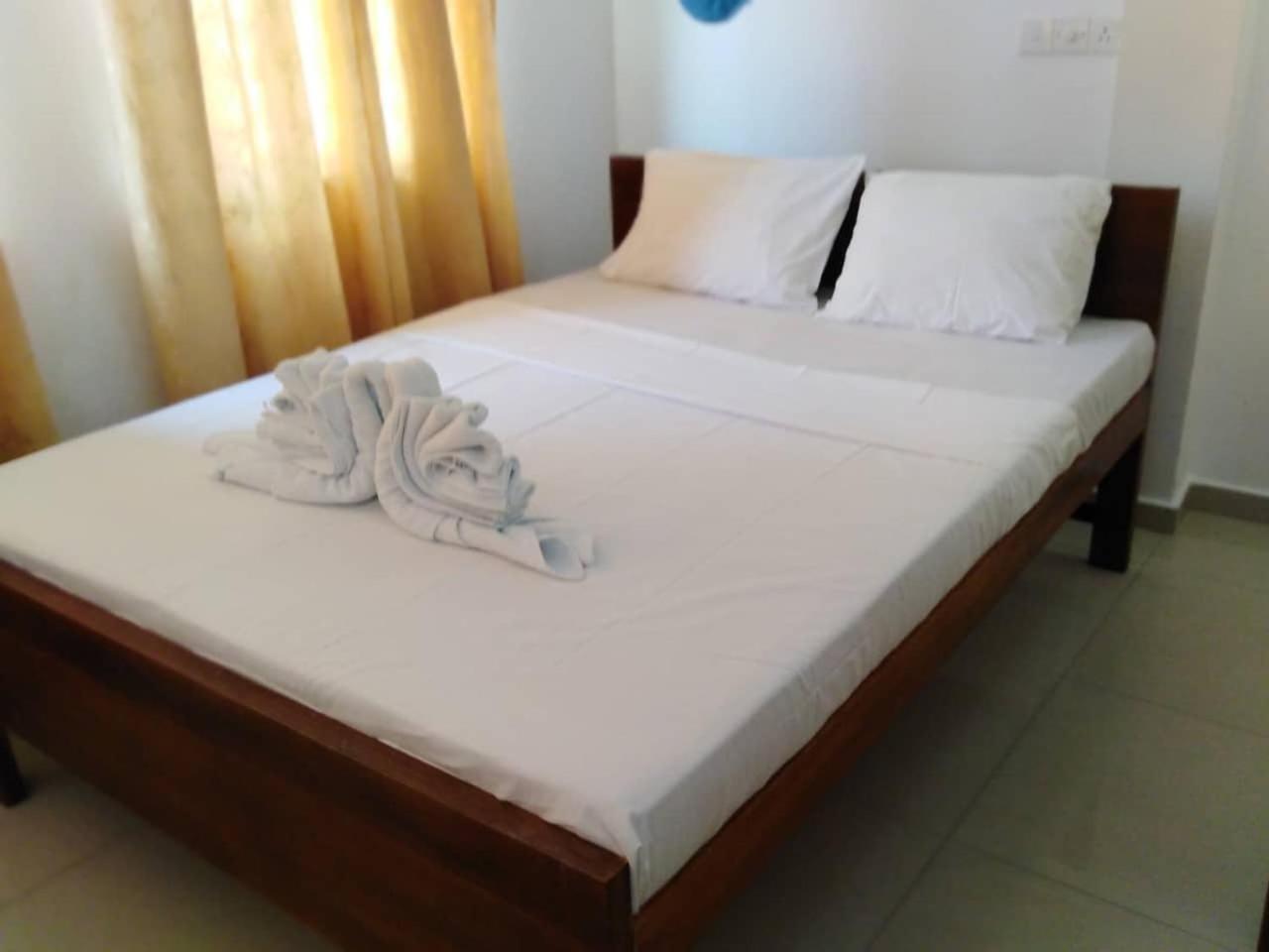 The Finz Hotel Hikkaduwa Bagian luar foto