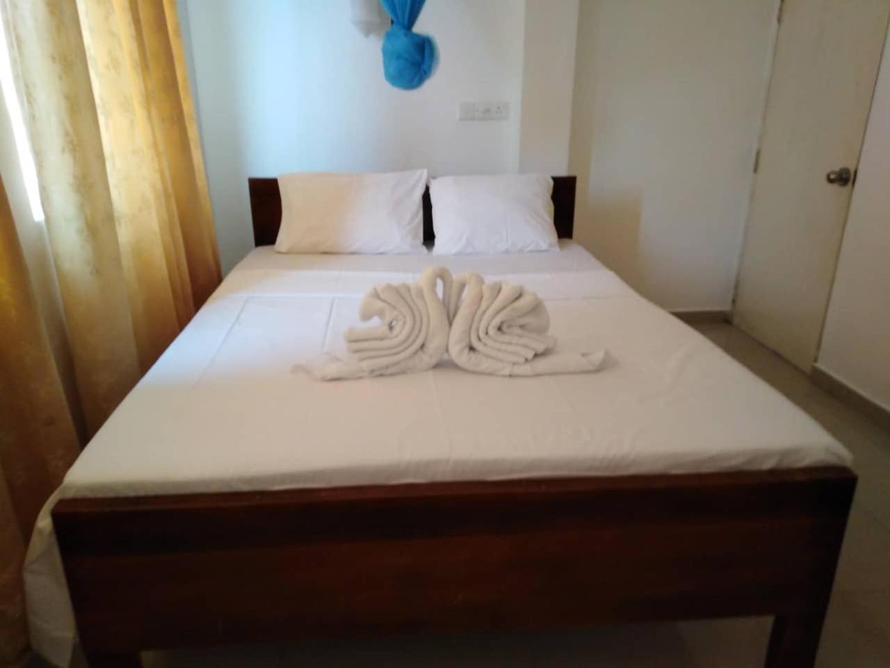 The Finz Hotel Hikkaduwa Bagian luar foto