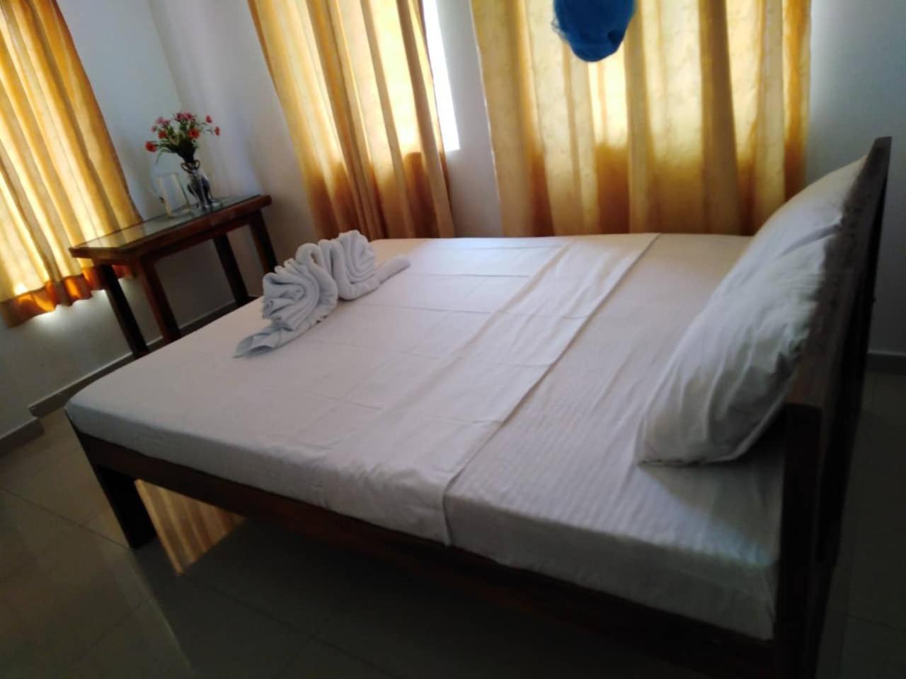 The Finz Hotel Hikkaduwa Bagian luar foto