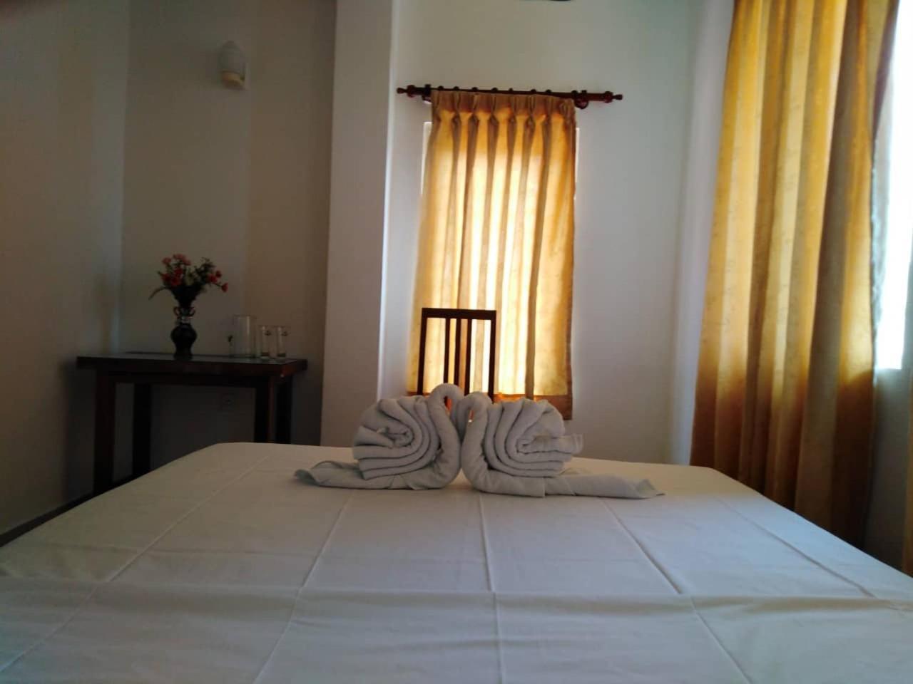 The Finz Hotel Hikkaduwa Bagian luar foto
