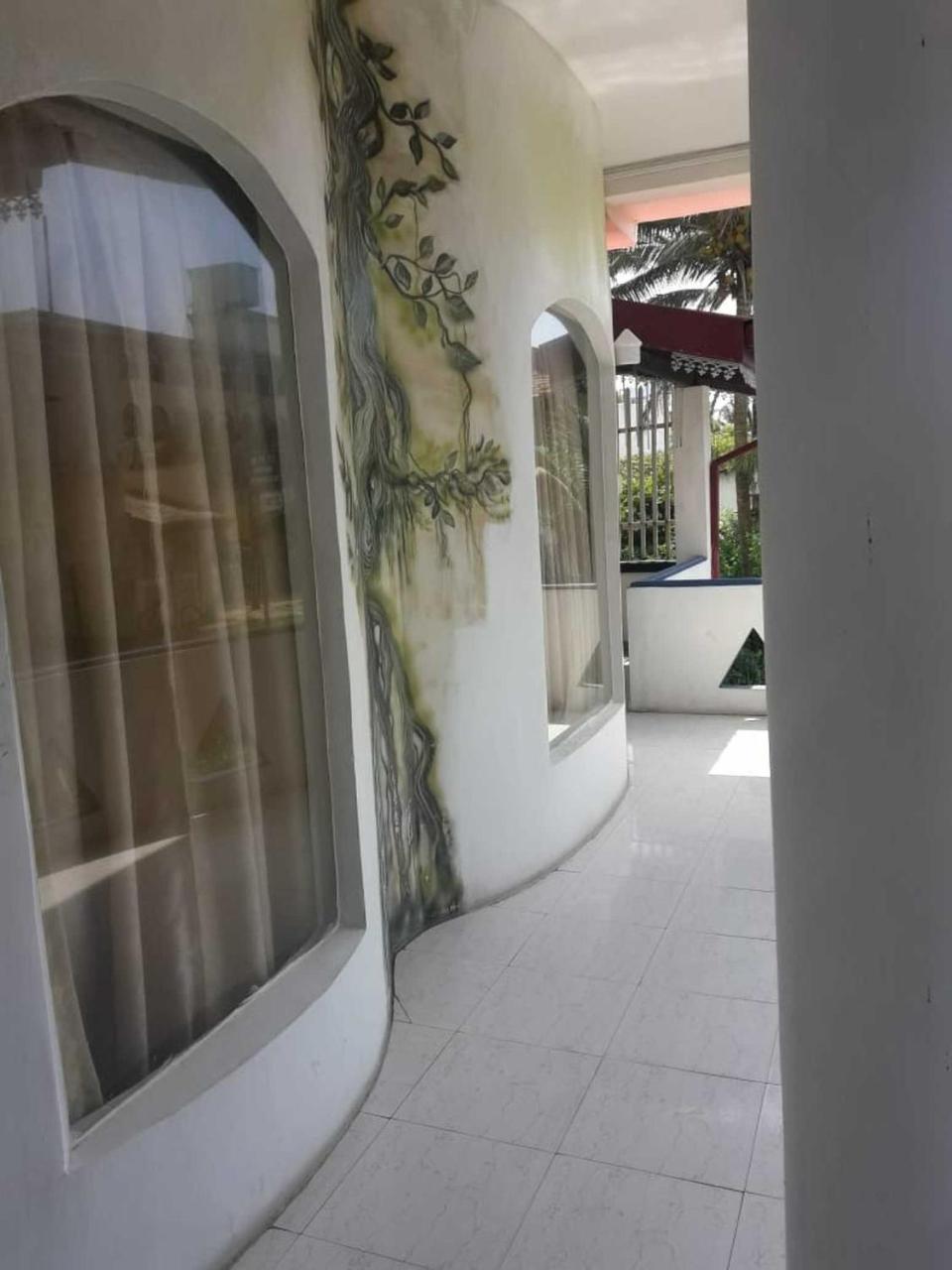 The Finz Hotel Hikkaduwa Bagian luar foto